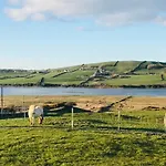 The Lazy Llama Shepherd Hut Campview Farm Apartamento *