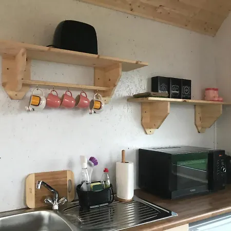 Διαμέρισμα The Lazy Llama Shepherd Hut & Sauna Ballyshannon