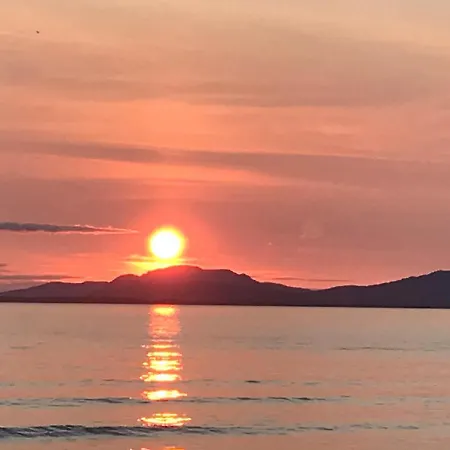 The Lazy Llama Shepherd Hut Campview Farm * Ballyshannon