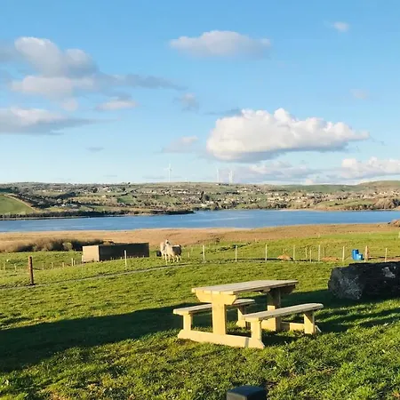 The Lazy Llama Shepherd Hut Campview Farm Apartament *