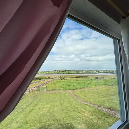 The Lazy Llama Shepherd Hut & Sauna Διαμέρισμα Ballyshannon