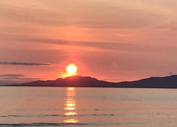 The Lazy Llama Shepherd Hut Campview Farm * Ballyshannon